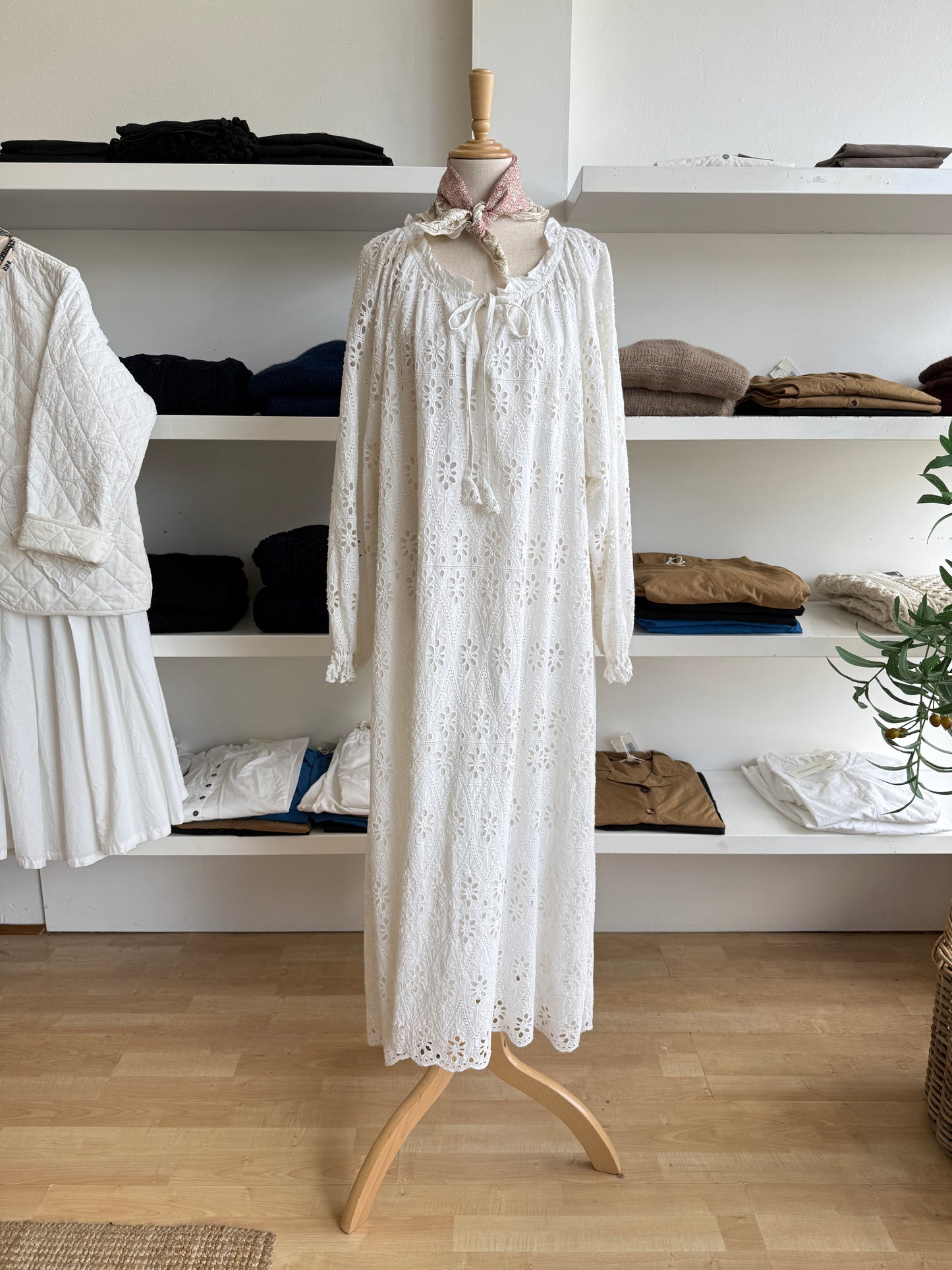 Nestled in the heart of Toorak Road, Melbourne, our boutique offers a thoughtfully curated collection of organic cotton clothing designed for the modern woman who values comfort, quality, and conscious living. Each piece in our collection is made from 100% organic cotton, combining timeless design with sustainable practices to bring you garments that feel as good as they look.
From effortlessly flowy cotton dresses and lightweight jackets to relaxed-fit pants and delicate broderie anglaise pieces, our rang