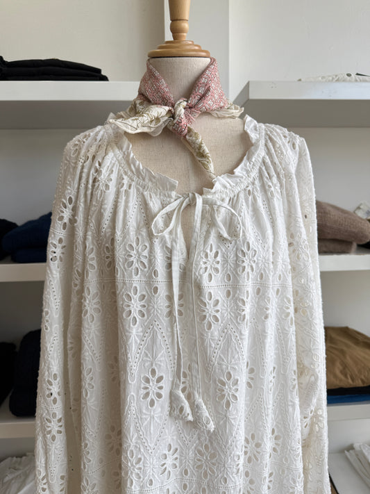 Nestled in the heart of Toorak Road, Melbourne, our boutique offers a thoughtfully curated collection of organic cotton clothing designed for the modern woman who values comfort, quality, and conscious living. Each piece in our collection is made from 100% organic cotton, combining timeless design with sustainable practices to bring you garments that feel as good as they look.
From effortlessly flowy cotton dresses and lightweight jackets to relaxed-fit pants and delicate broderie anglaise pieces, our rang