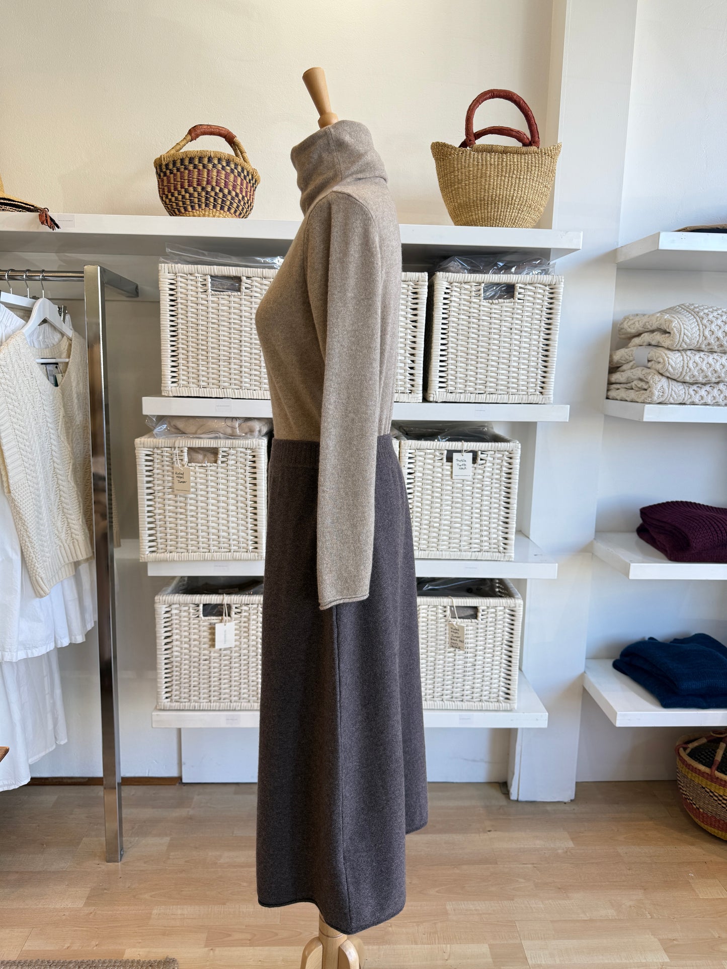 The Amara Skirt – Brown Cashmere