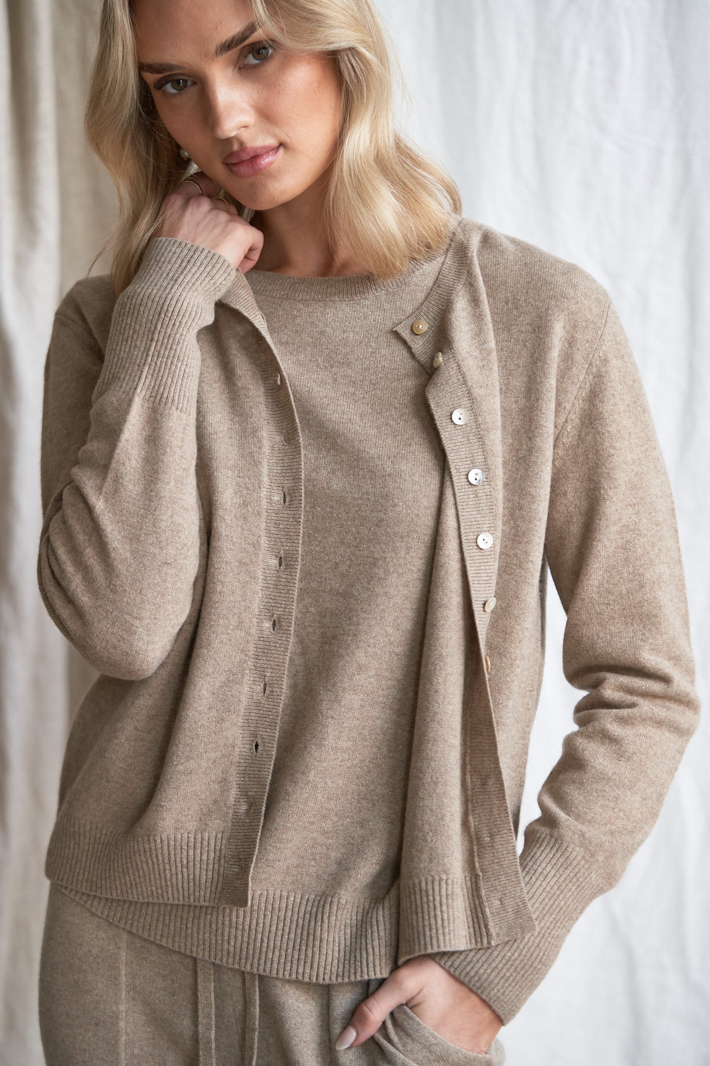 The Marais Cardigan – Truffle Cashmere