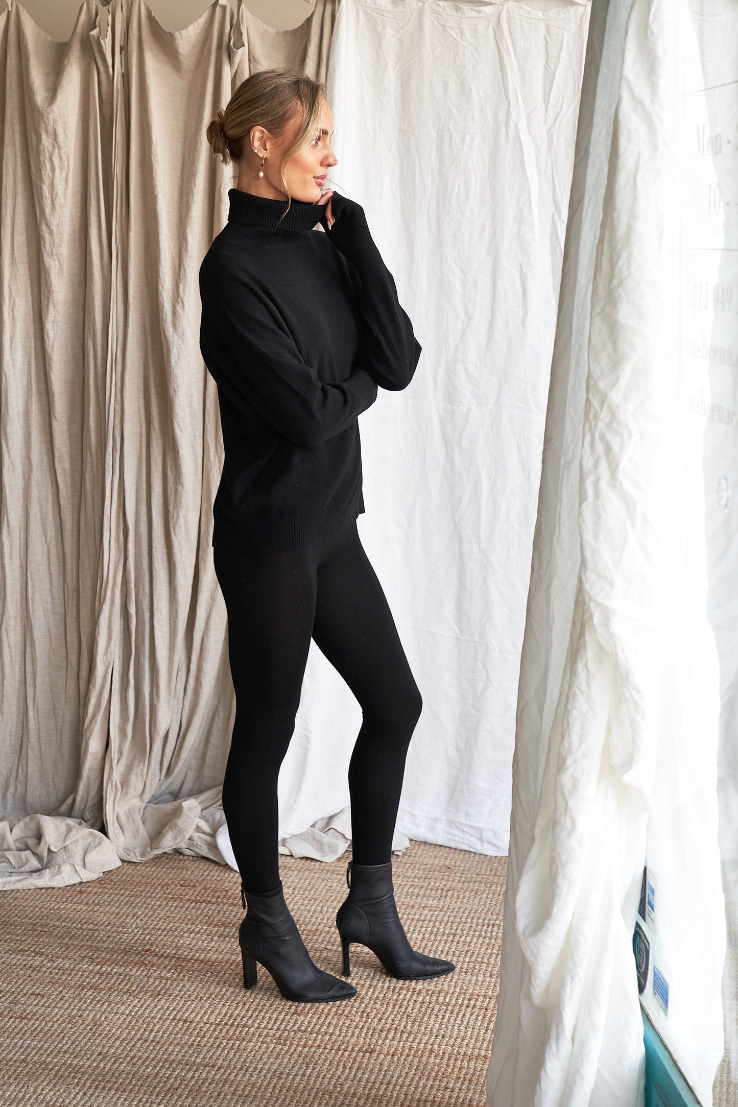 The Louna Leggings – Black Cashmere