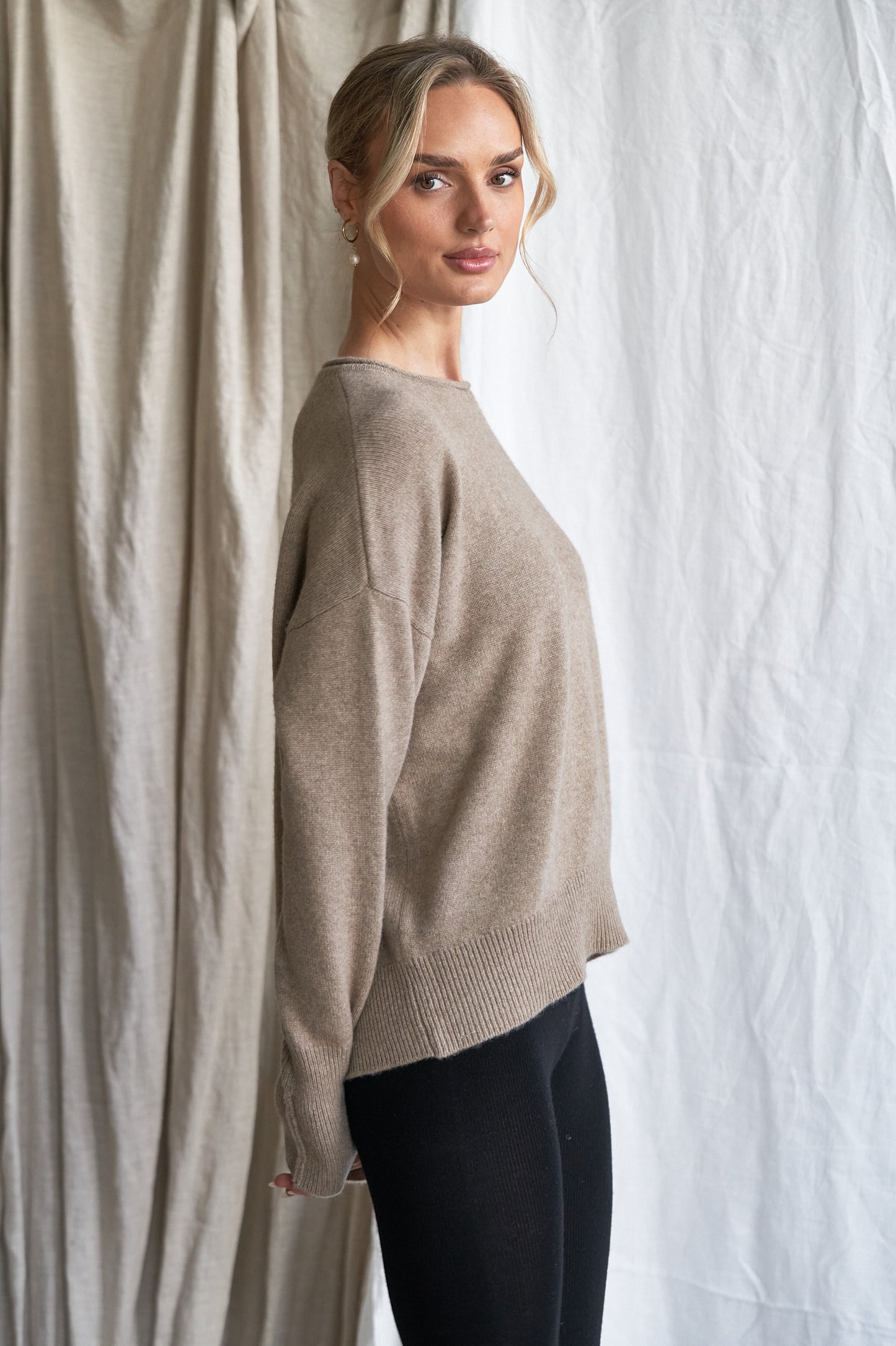 The Arlo Sweater – Mushroom Cashmere with Rolled Edges