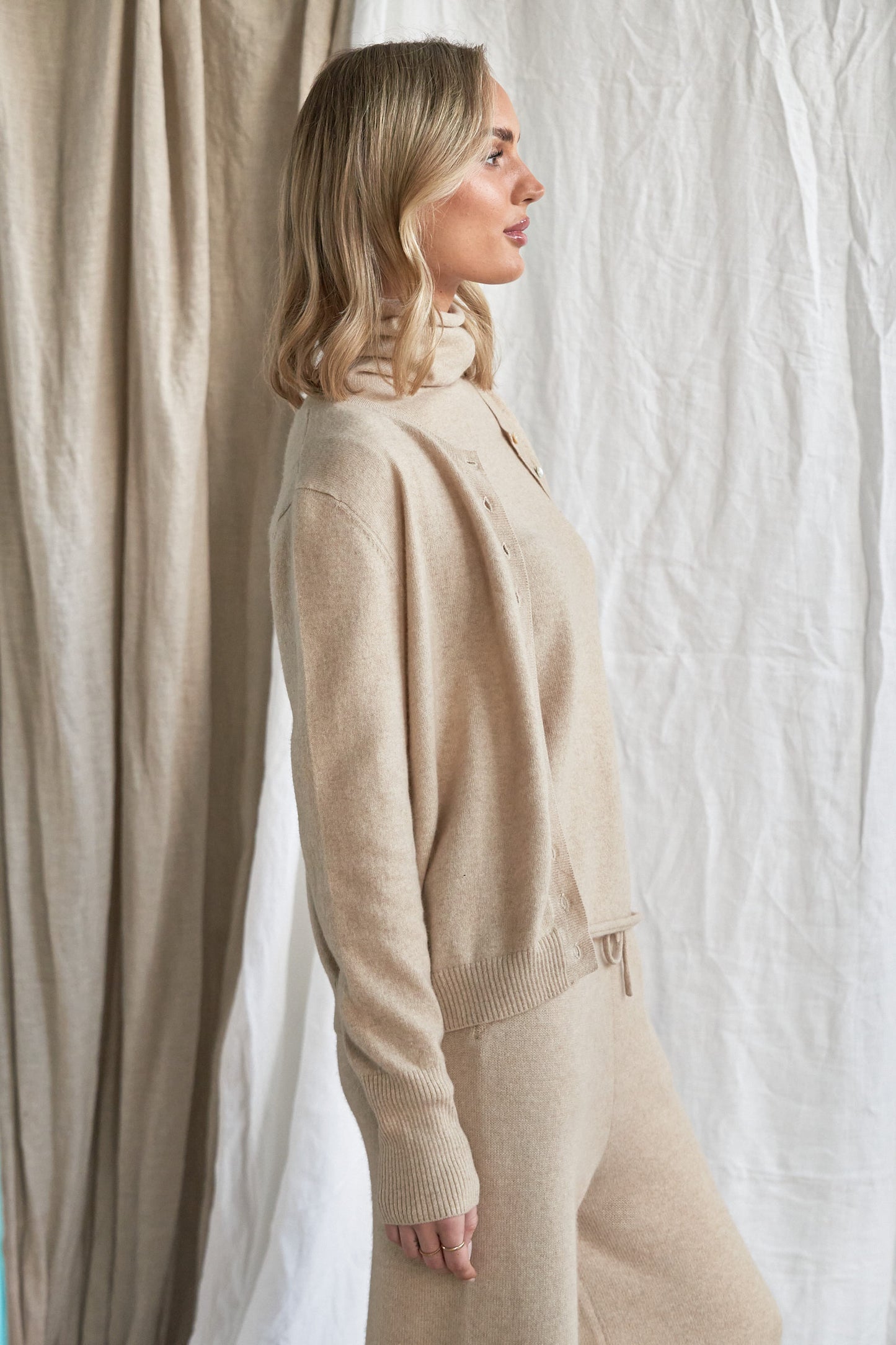 The Marais Cardigan – Oatmeal Cashmere