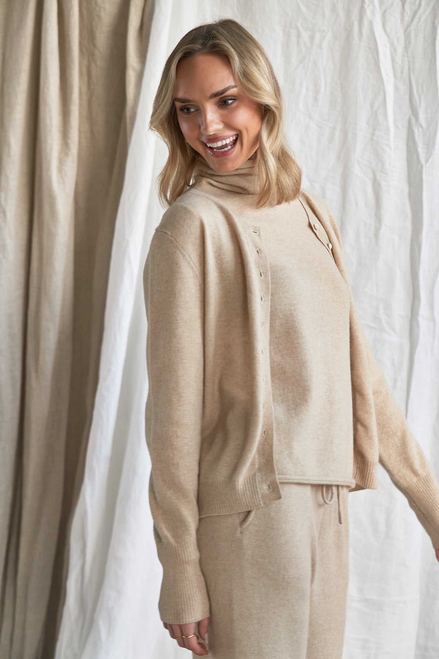 The Marais Cardigan – Oatmeal Cashmere