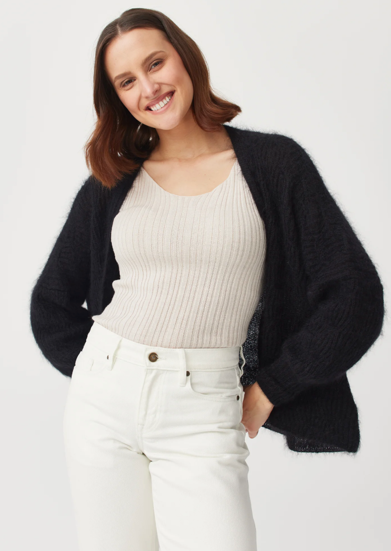 Introducing our Yama Cardi. A beautiful piece with drop shoulders and intricate knit detail made in our must-have mohair-silk blend. Wear it loose or cross it over to completely change up your look.
Made from 70% Mohair, 30% Silk
Relaxed fit
Dropped Shoulder
Stunning knit structure
Available in S - M - L
Made in New Zealand
