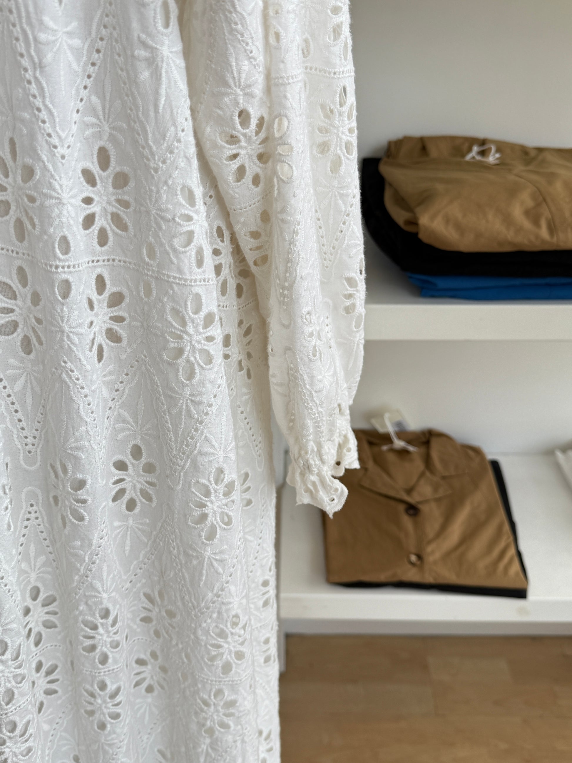Nestled in the heart of Toorak Road, Melbourne, our boutique offers a thoughtfully curated collection of organic cotton clothing designed for the modern woman who values comfort, quality, and conscious living. Each piece in our collection is made from 100% organic cotton, combining timeless design with sustainable practices to bring you garments that feel as good as they look.

From effortlessly flowy cotton dresses and lightweight jackets to relaxed-fit pants and delicate broderie anglaise pieces, our rang